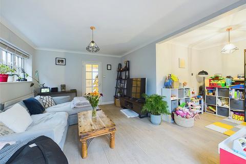 13 Brooklands Rise, Brantham, Manningtree, CO11 1TU