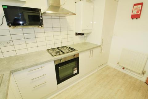 2 bedroom flat to rent, North Sherwood Street, Nottingham NG1