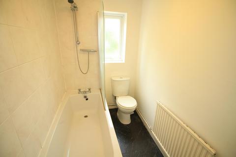 2 bedroom terraced house to rent, Cromwell Street, Nottingham NG7