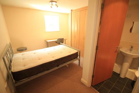 2 bedroom flat to rent, Pilcher Gate, Nottingham NG1