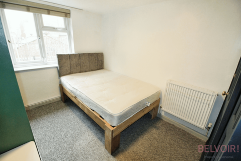 3 bedroom flat to rent, North Sherwood Street, Nottingham NG1