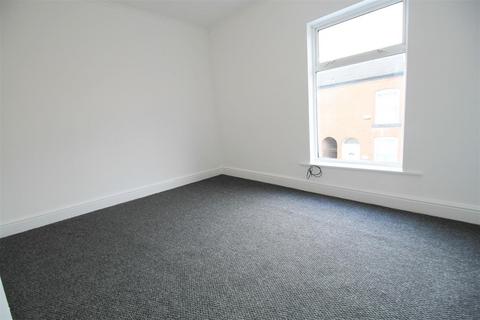 2 bedroom terraced house to rent, George Street, Manchester M34