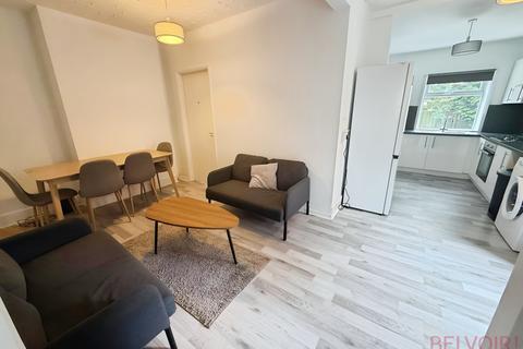 4 bedroom semi-detached house to rent, Highfield Road, Nottingham NG7