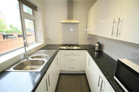 4 bedroom end of terrace house to rent, Tudor Grove, Nottingham NG1