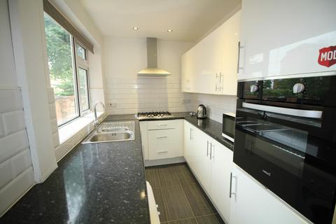 4 bedroom end of terrace house to rent, Tudor Grove, Nottingham NG1