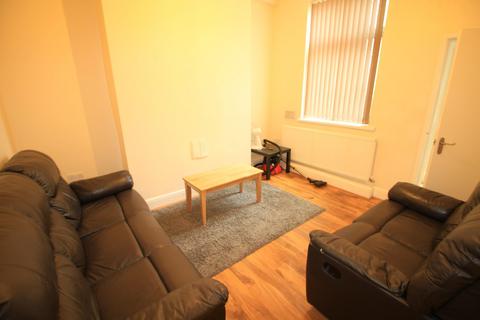 4 bedroom end of terrace house to rent, Tudor Grove, Nottingham NG1