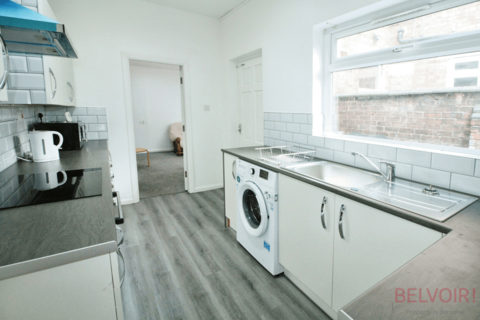 4 bedroom terraced house to rent, Watkin Street, Nottingham NG3