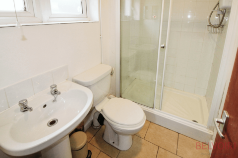 4 bedroom terraced house to rent, Watkin Street, Nottingham NG3