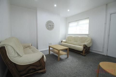 4 bedroom terraced house to rent, Watkin Street, Nottingham NG3