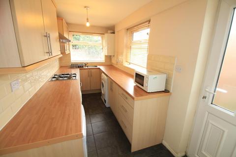 4 bedroom terraced house to rent, Cromwell Street, Nottingham NG7