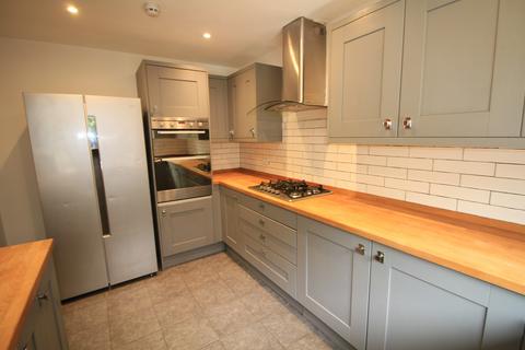 6 bedroom detached house to rent, Cromwell Street, Nottingham NG7