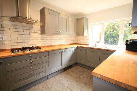 6 bedroom detached house to rent, Cromwell Street, Nottingham NG7