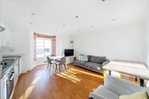 2 bedroom flat to rent, Finchley Road,  Hampstead,  NW3