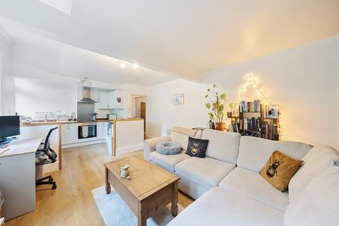 1 bedroom flat for sale, Tower Road, Surrey GU26