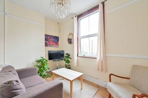 3 bedroom flat to rent, Westmoreland Road, Elephant and Castle, London, SE17