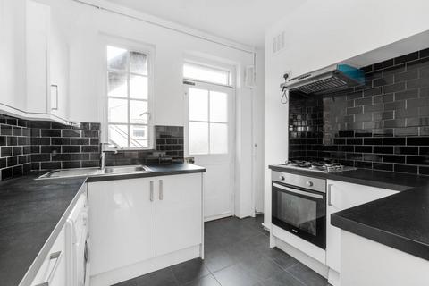 2 bedroom flat to rent, Bloomfield Road, Highgate, London, N6