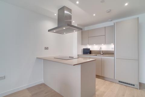 1 bedroom apartment to rent, Stratosphere Tower, London E15