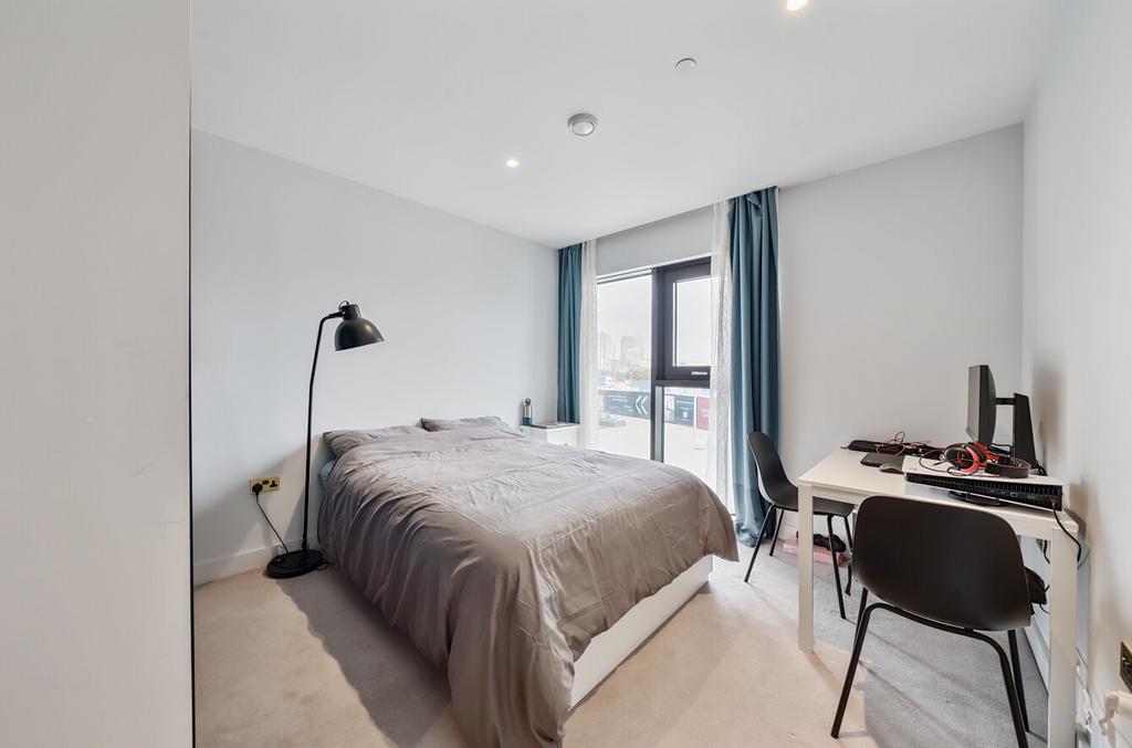 Bedroom 1.jpg