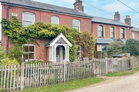 3 bedroom cottage for sale, Martins Road, Brockenhurst, SO42