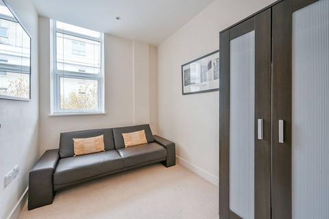 2 bedroom flat for sale, Bromyard House, East Acton, London, W3