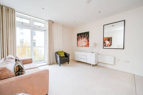 2 bedroom flat for sale, Bromyard House, East Acton, London, W3