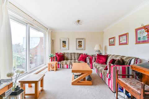 2 bedroom flat for sale, Court Downs Road, Beckenham, BR3