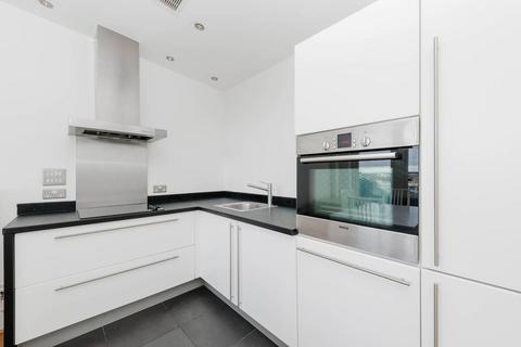 3 bedroom flat to rent, Cadogan Road, Woolwich, London, SE18