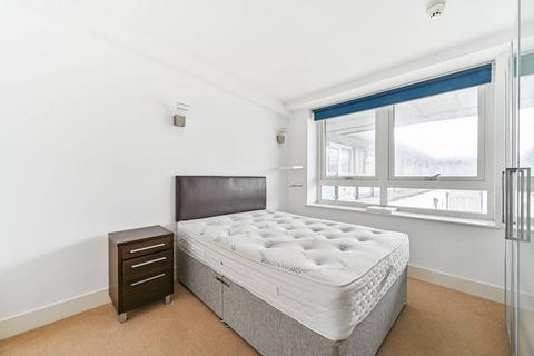 3 bedroom flat to rent, Cadogan Road, Woolwich, London, SE18