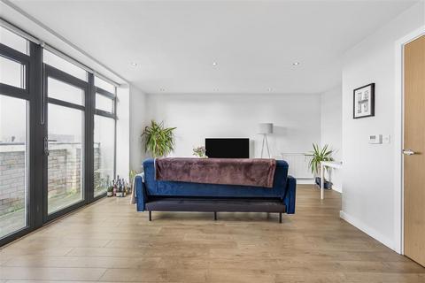 2 bedroom flat for sale, Lochinvar Street, SW12