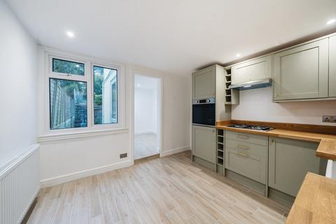 55 Kings Road, Haslemere, GU27 2QA
