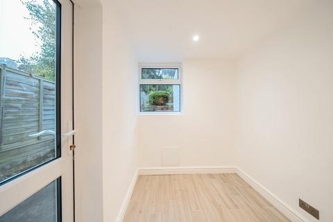 55 Kings Road, Haslemere, GU27 2QA