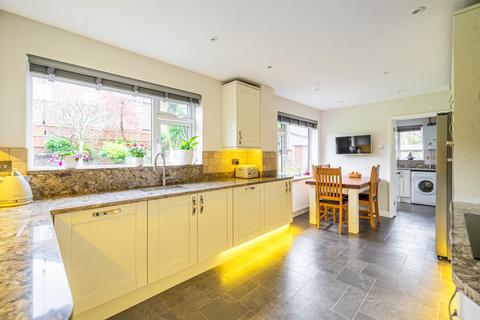 4 bedroom detached house for sale, Alsford Close, Lightwater, Surrey, GU18