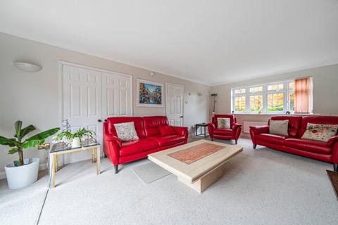 31 Alsford Close, Lightwater, GU18 5LF