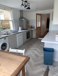 3 bedroom terraced house to rent, Jelf Road, London, SW2