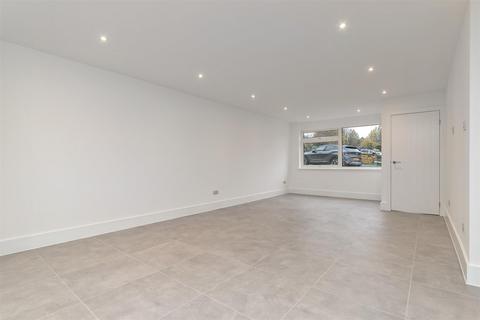 16 Chiltern Road, St Albans, AL4 9TE