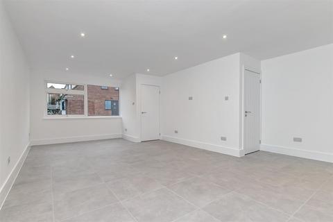 16 Chiltern Road, St Albans, AL4 9TE