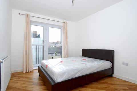 2 bedroom flat to rent, Recovery Street, London SW17