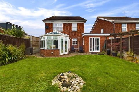 4 bedroom link detached house for sale, Dunton Road, Steeple View, Essex, SS15