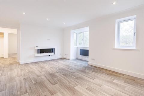 2 bedroom flat to rent, Woodland Grove, Epping