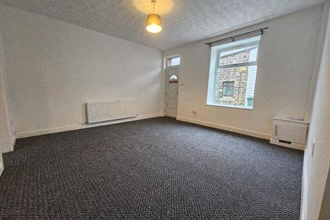 3 bedroom terraced house to rent, Birch Street, Bacup