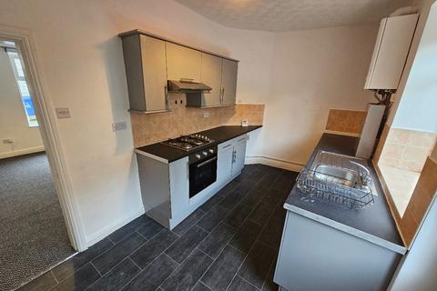 3 bedroom terraced house to rent, Birch Street, Bacup