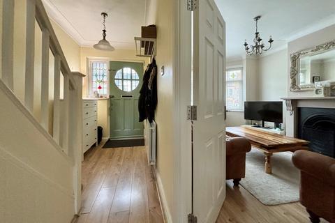 25 Birkbeck Road, Beckenham, BR3 4SL