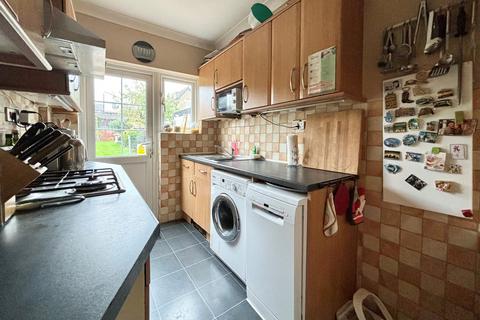 25 Birkbeck Road, Beckenham, BR3 4SL