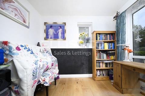 4 bedroom end of terrace house for sale, Rowen Avenue, London, NW9