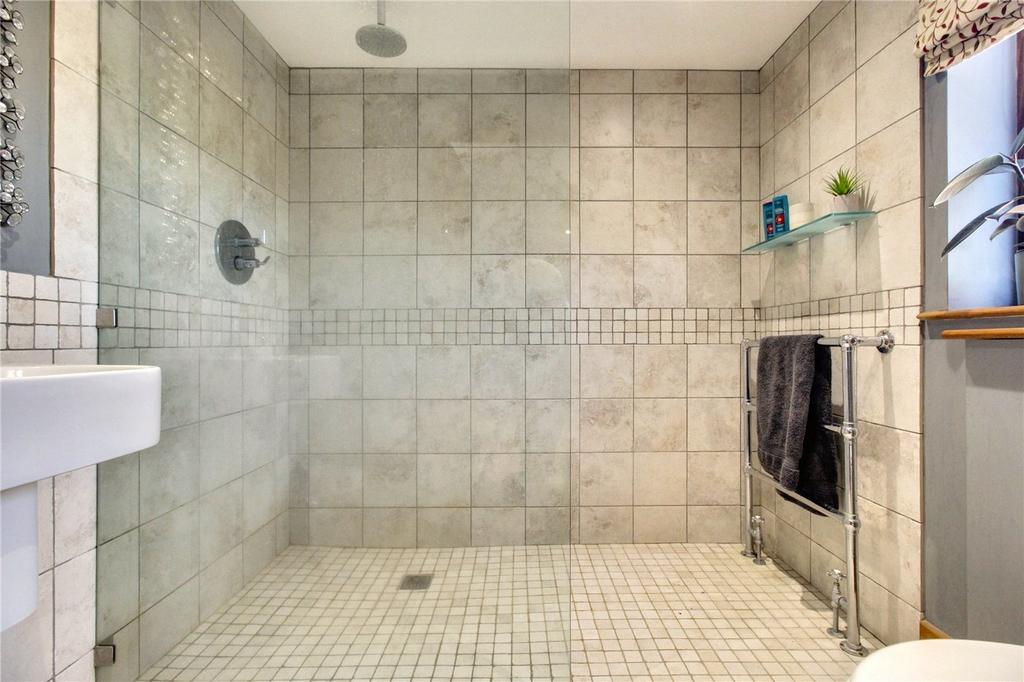 Gf Shower Room
