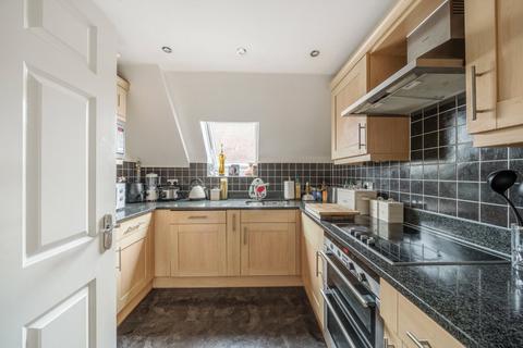 2 bedroom flat for sale, Forest Road, Effingham Junction, KT24