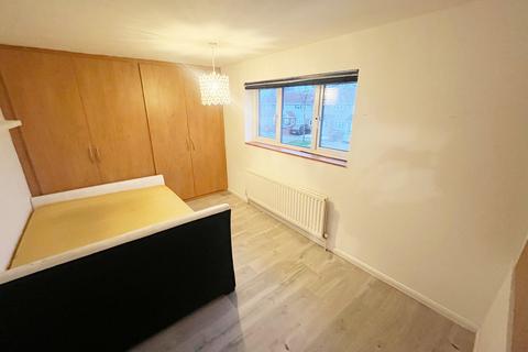 2 bedroom apartment to rent, Slough