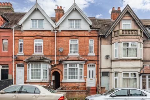 3 bedroom terraced house to rent, Mount Pleasant, Redditch, Worcestershire, B97