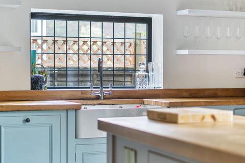 Greenbank Highfield Crescent, Hindhead, GU26 6TG