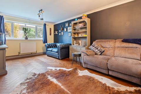 6 Loft Avenue, Grimsby, DN37 9AG